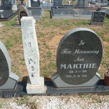 MIENIE Piet 1948-2000 &amp; Marthie 1948-2005