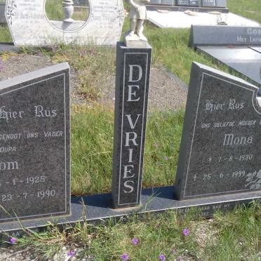 VRIES Tom, de 1925-1990 &amp; Mona 1930-1999