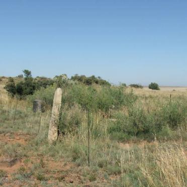 Free State, DEWETSDORP district, Unknown farm cemetery 01