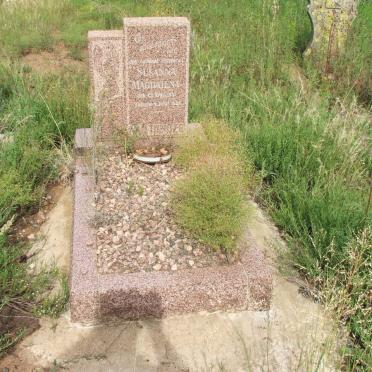 Free State, DEWETSDORP district, Unknown farm cemetery 37