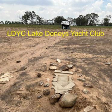 Free State, DENEYSVILLE, Vaaldam, Lake Deneys Yacht Club, submerged grave