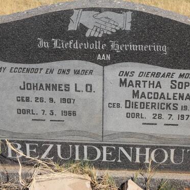 BEZUIDENHOUT Johannes L.O. 1907-1966 &amp; Martha Sophia Magdalena DIEDERICKS 1907-1977