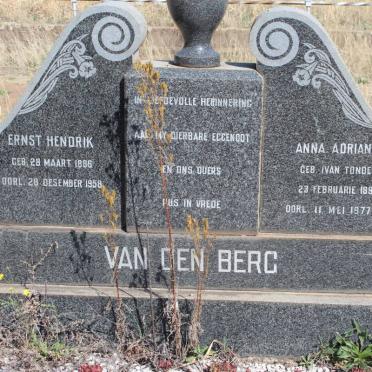 BERG Ernst Hendrik, van den 1886-1958 &amp; Anna Adriana VAN TONDER 1893-1977