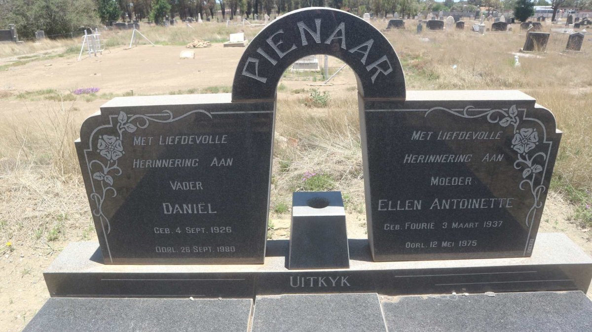 PIENAAR Daniel 1926-1980 &amp; Ellen Antoinette FOURIE 1937-1975