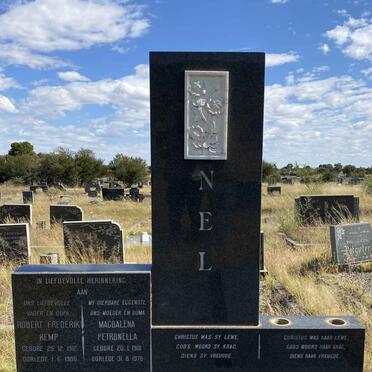 NEL Robert Frederik Kemp 1912-1986 &amp; Magdalena Petronella FOURIE 1918-1978
