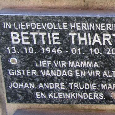 THIART Bettie 1946-2014