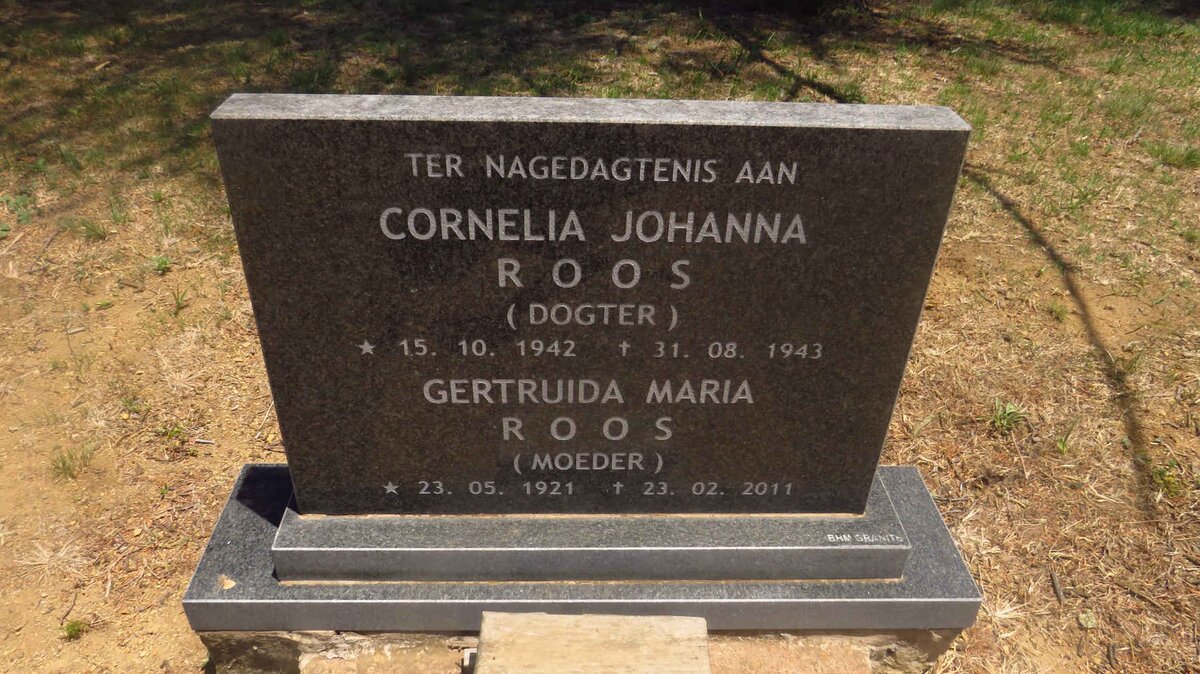 ROOS Gertruida Maria 1921-2011 :: ROOS Cornelia Johanna 1942-1943