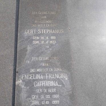? Gert Stephanus 1901-1973 & Engela Francina Catharina DE BEER 1908-1999