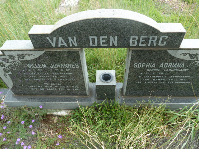 BERG Willem Johannes, van den 1920-1982 &amp; Sophia Adriana LABUSHAGNE 1920-