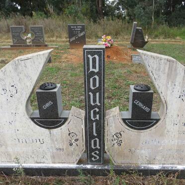 DOUGLAS Jimmy 1928-1999 & Johanna 1929-2014 _1