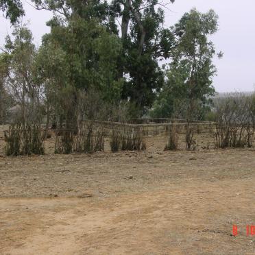 Free State, HARRISMITH district, Van Reenen, Waterfall 1150, farm cemetery_1