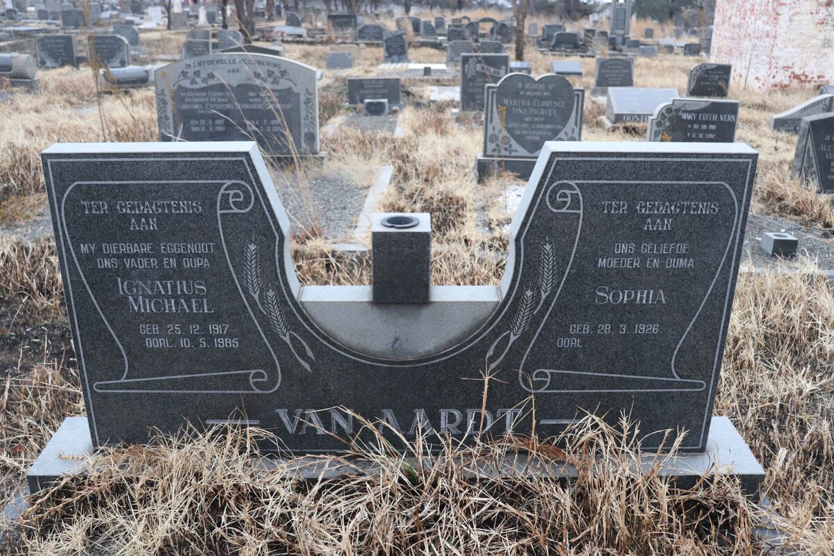 AARDT Ignatius Michael, van 1917-1985 & Sophia 1926-