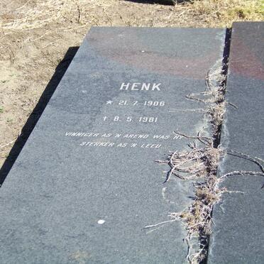 GARDEREN Henk, van 1906-1981 &amp; Annatjie VAN DER BURGH 1914-1995