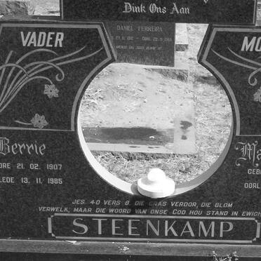 STEENKAMP Berrie 1907-1985 &amp; Martie DE BEER 1925-1967