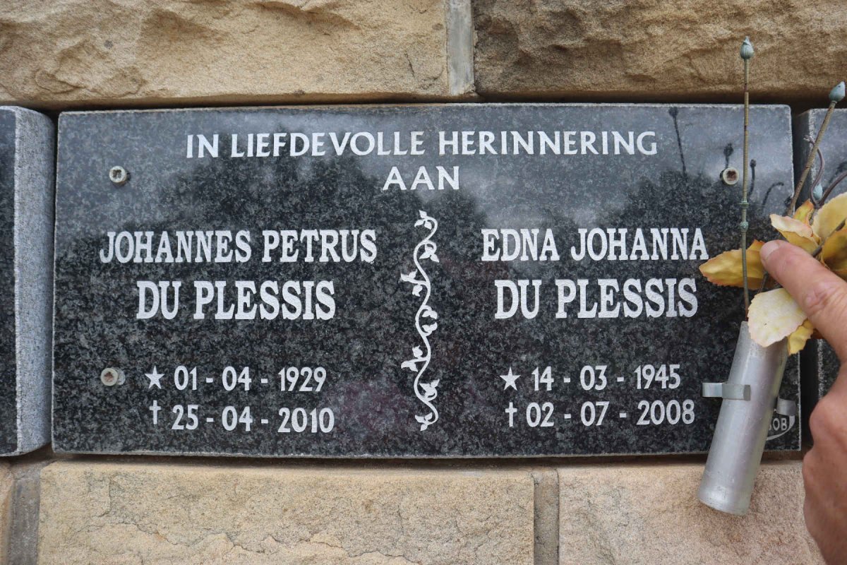 PLESSIS Johannes Petrus, du 1929-2010 &amp; Edna Johanna 1945-2008