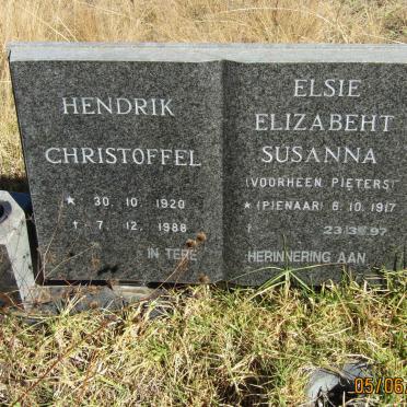 ? Hendrik Christoffel 1920-1988 &amp; Elsie Elizabeht Susanna PIENAAR formerly PIETERS 1917-1997