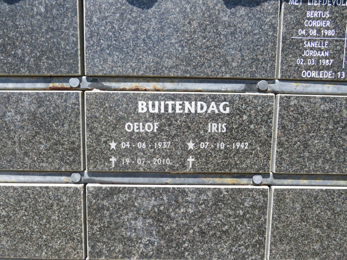 BUITENDAG Oelof 1937-2010 & Iris 1942-