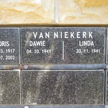 NIEKERK Dawie, van 1941- & Linda 1941-