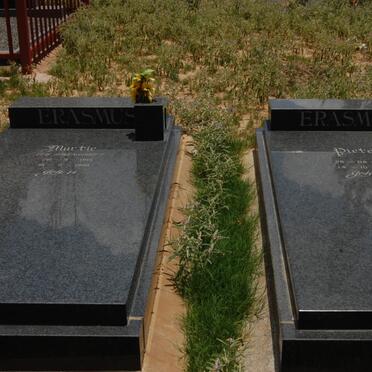 ERASMUS Pieter 1910-1991 &amp; Martie RAVENSCROFT 1915-1988