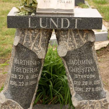 LUNDT Marthinus Frederik 1893-1964 &amp; Jacomina Christina STRYDOM 1890-1964