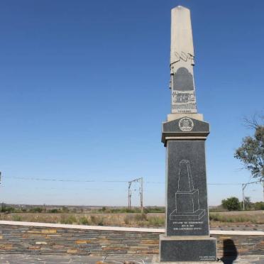 002. Concentration camp memorial plaques / Konsentrasiekamp-gedenkstene
