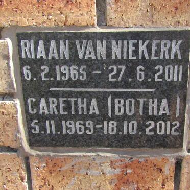 NIEKERK Riaan, van 1965-2011 &amp; Caretha BOTHA 1969-2012