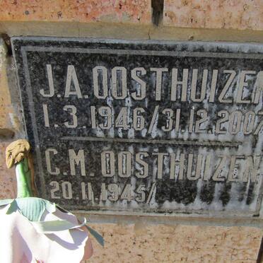 OOSTHUIZEN J.A. 1946-2007 &amp; C.M. 1945-