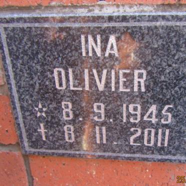 OLIVIER Ina 1945-2011