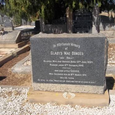 DÖNGES Gladys Mae nee HALL 1894-1940 :: DÖNGES Connie -1941