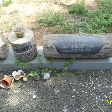 NAGEL Hennie 1890-1960 &amp; Pienie 1888-1976