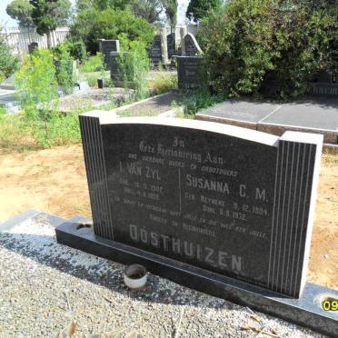 OOSTHUIZEN I. Van Zyl 1902-1959 &amp; Susanna C.M. REYNEKE 1904-1972