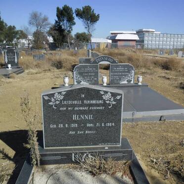 UYS Hennie 1919-1984