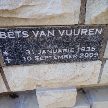 VUUREN Bets, van 1935-2009