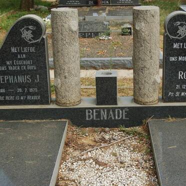 BENADE Stephanus J. 1906-1975 &amp; Rosina E. 1908-1994