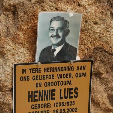 LUES Hennie 1925-2002