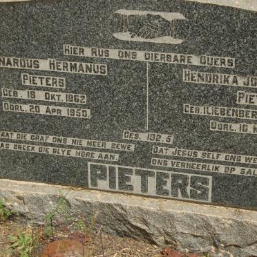 PIETERS Bernardus Hermanus 1862-1950 &amp; Hendrika Johanna M.A. LIEBENBERG 1867-1942