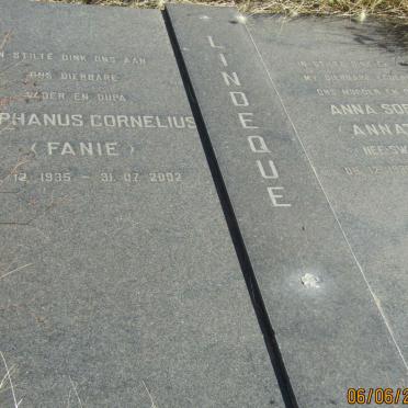 LINDEQUE Stephanus Cornelius 1935-2002 &amp; Anna Sophia SWANEPOEL 1936-1999