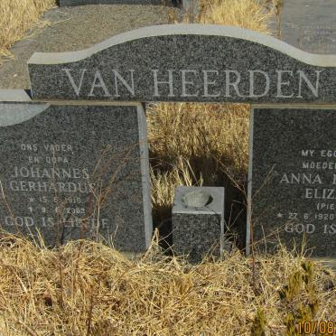 HEERDEN Johannes Gerhardus, van 1919-2003 &amp; Anna Francina Elizabeth PIETERSE 1920-1988