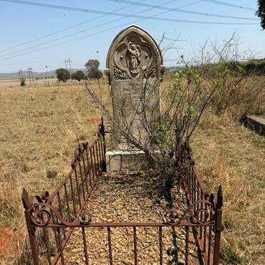 Free State, PARYS district, Vryheid 9, farm cemetery