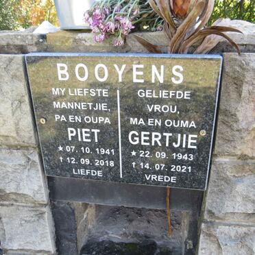 BOOYENS Piet 1941-2018 &amp; Gertjie 1943-2021