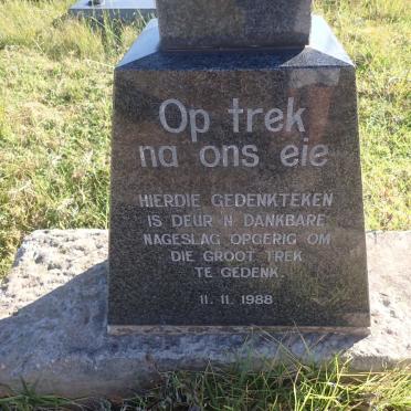 9. 1988: Paul Roux Gedenkteken om Groot Trek te gedenk.