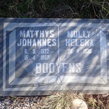 BOOYENS Matthys Johannes 1922-1987 & Molly Helena 1936-