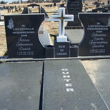 GUNTER Petrus Johannes Daniel 1913-1976 &amp; Johanna Maria Barendina Jacoba 1917-2002