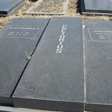 PRETORIUS Stephanus P. 1911-1977 &amp; Johanna C. van STADEN 1898-1976
