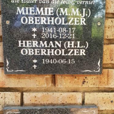 OBERHOLZER H.L. 1940- & M.M.J. 1941-2016