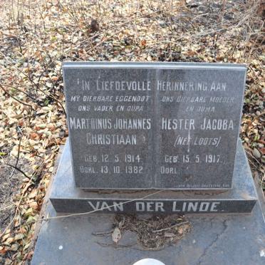 LINDE Marthinus Johannes Christiaan, van der 1914-1982 & Hester Jacoba LOOTS 1917-