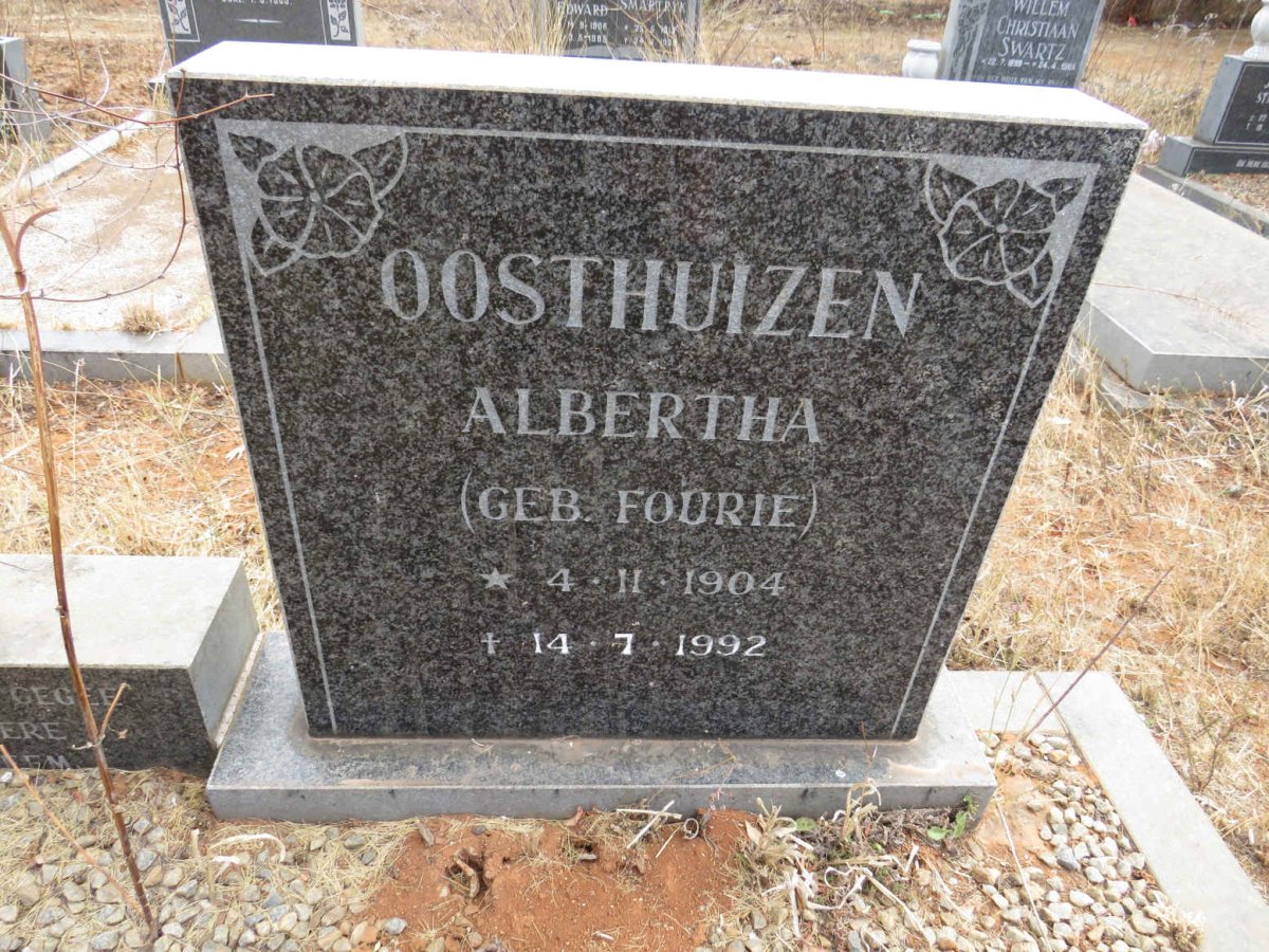 OOSTHUIZEN Albertha nee FOURIE 1904-1992