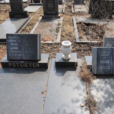 POTGIETER Pieter Jacobus 1923-1983 & Mary 1926-2013