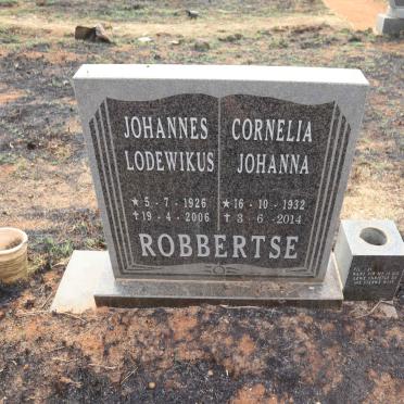 ROBBERTSE Johannes Lodewikus 1926-2006 & Cornelia Johanna 1932-2014