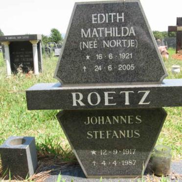 ROETZ Johannes Stefanus 1917-1987 &amp; Edith Mathilda NORTJÉ 1921-2005